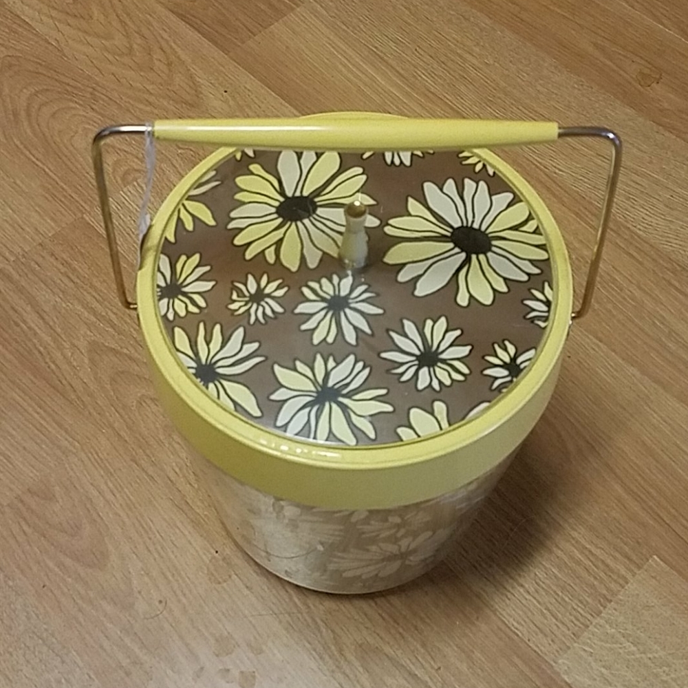 Vintage Ice Bucket 1960 to 1970 summer fun